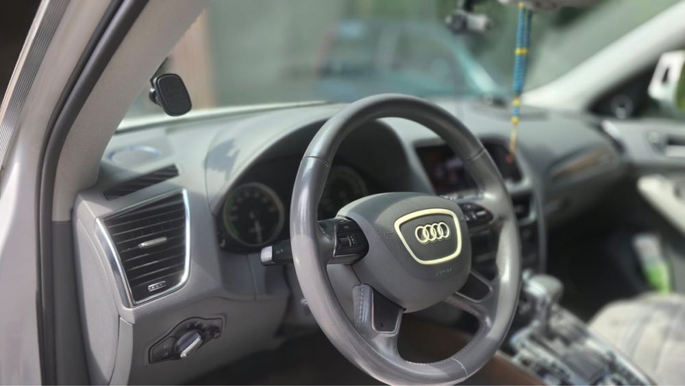 Продам авто Audi Q5 2013