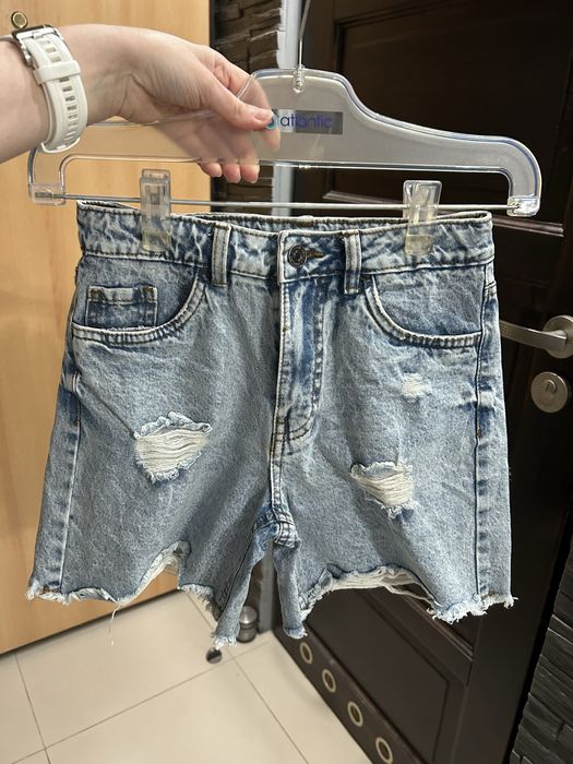 Spodenki jeansowe szorty denim z przetarciami 140 Pepco z regulacją