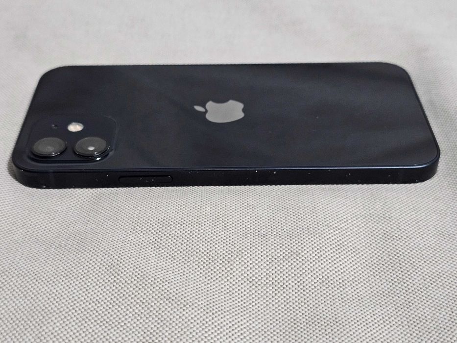 Iphone 12 128Gb.  Muito bom.