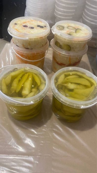 Огірок бочковий ,Квашена капуста ,морква по-корейськи,та інще
