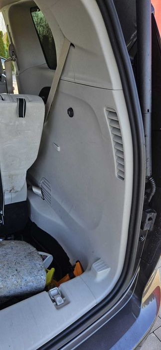 tapicerka bagażnika jasna Chrysler Pacifica 21r hybryda