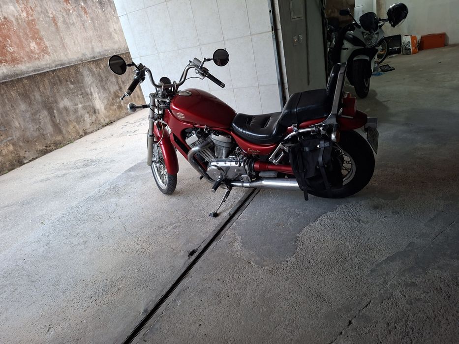 Suzuki Intrunder vs 800