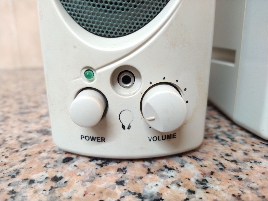 Colunas estéreo para computador casa quarto apartamento vivenda.