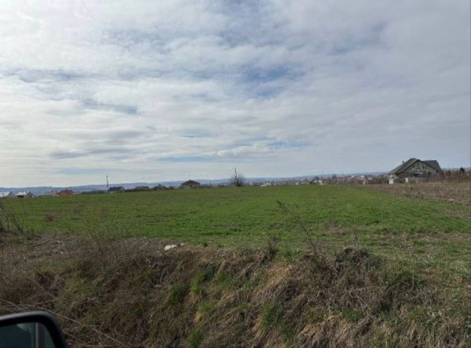 Земельна ділянка село Чагор (200метрів до міста)