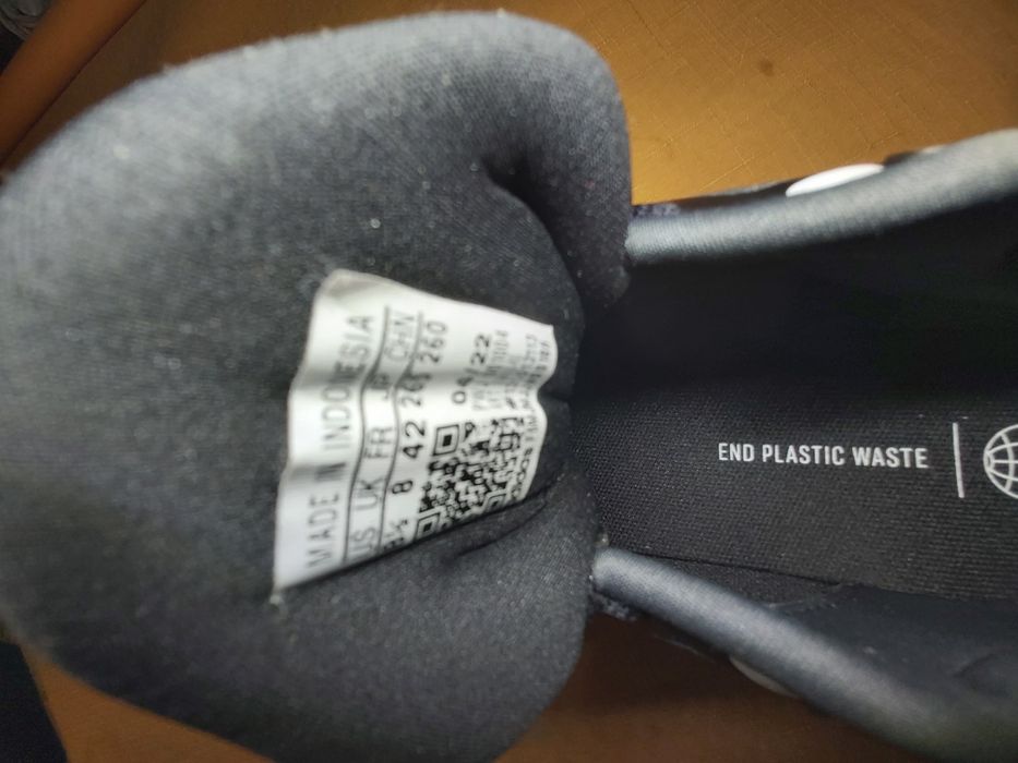 Adidas 42 RESPONSE buty sportowe męskie exclusive black edition