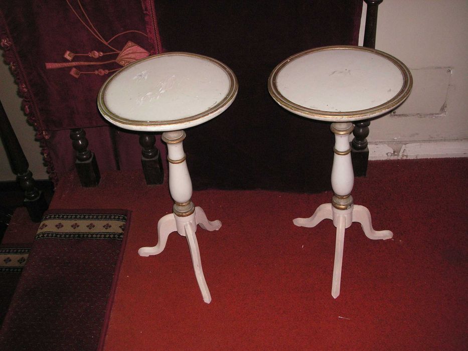 Móvel e Mesas Pé-de Galo Lacadas Estilo Luis XVI