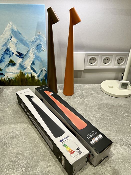 Стильный настольный светильник лампа, акуммуляторный