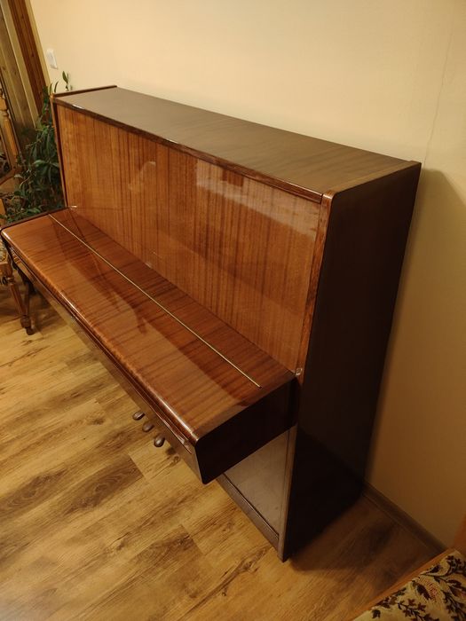 Pianino akustyczne Belarus