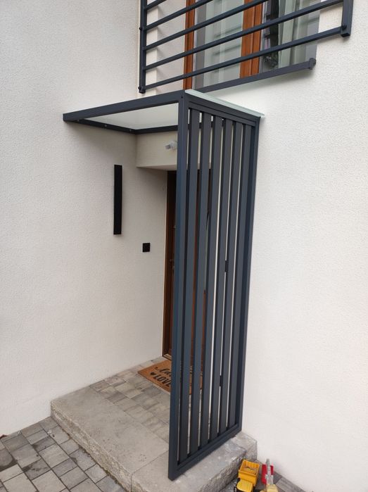 Daszek nad drzwi wiatrołap