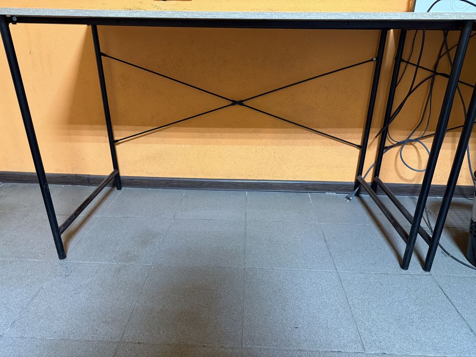 Продам стулья столы