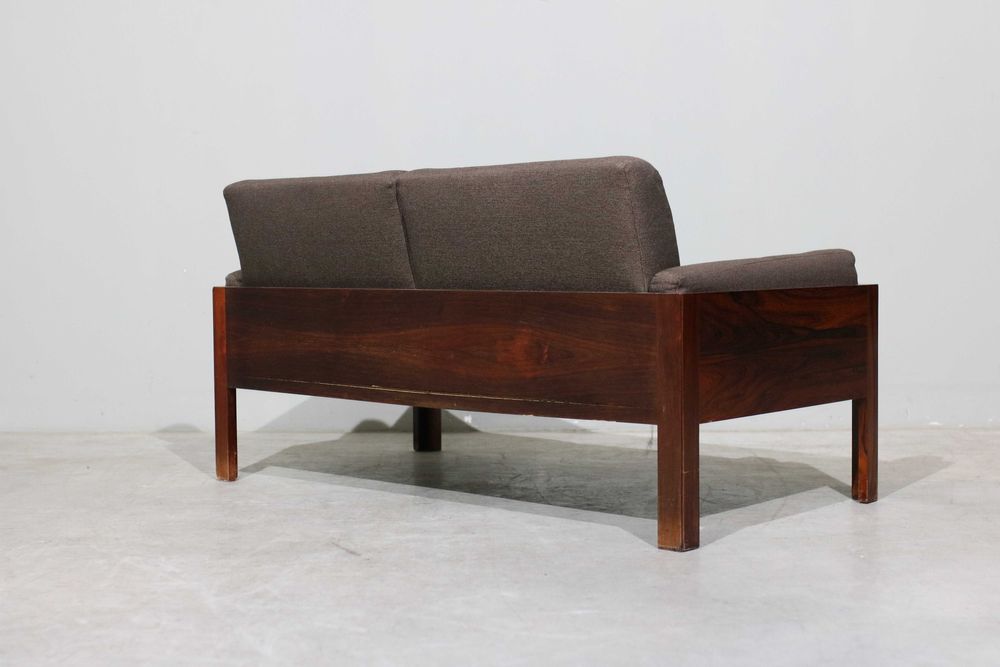 Sofá vintage em pau santo