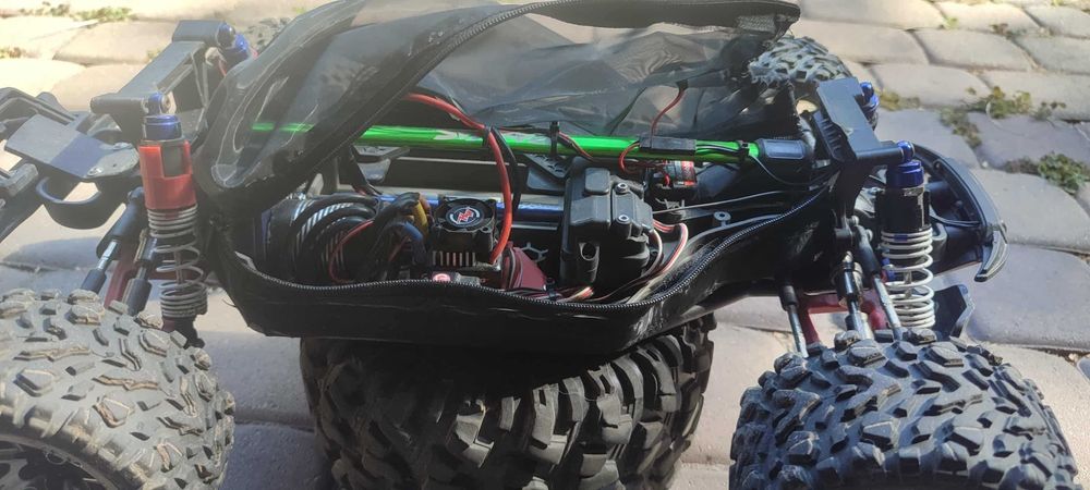 Traxxas rustler 4x4 vxl