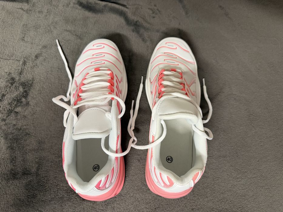 Buty sportowe damskie biało-różowe