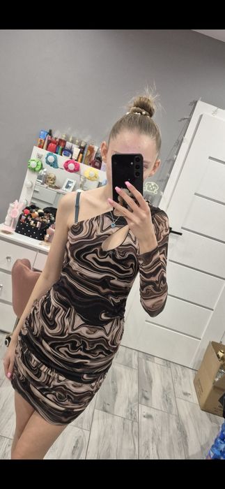 Sukienka na jedno ramię