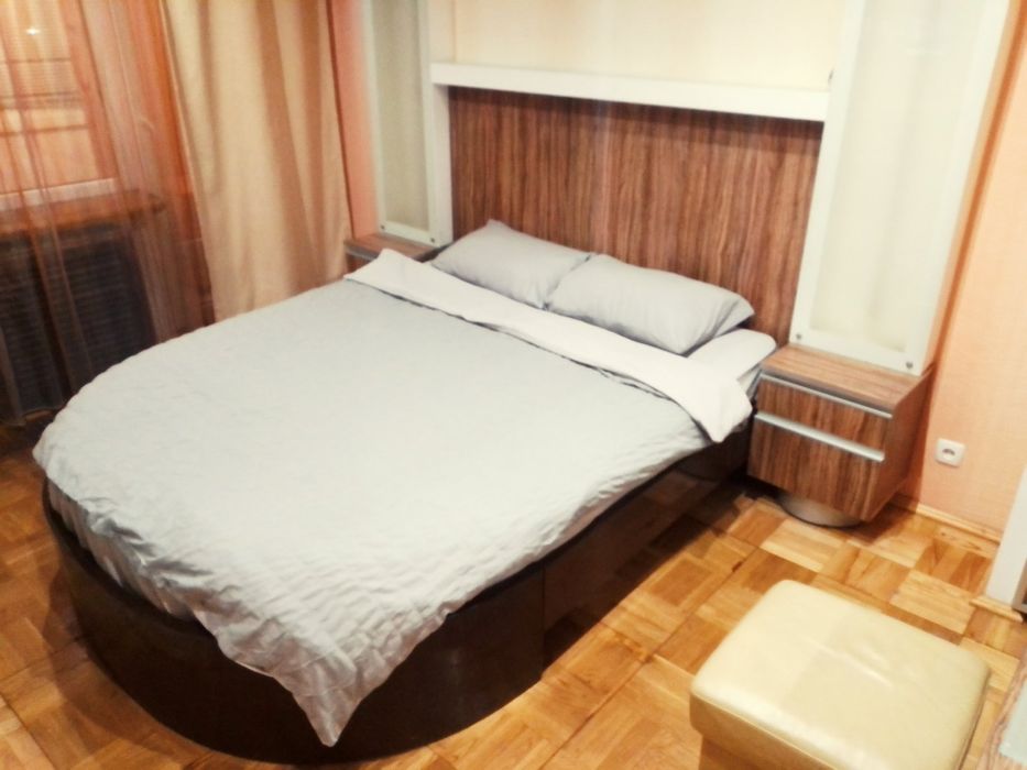 Сдам 2 х ком  квартиру по суточной,почасово.