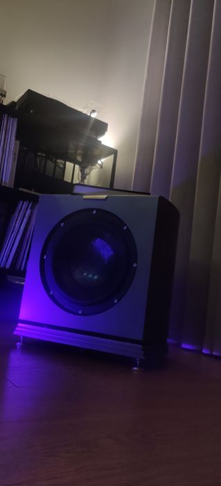 Subwoofer Audiovector R Arreté Walnut 18-180hz PVT 3500