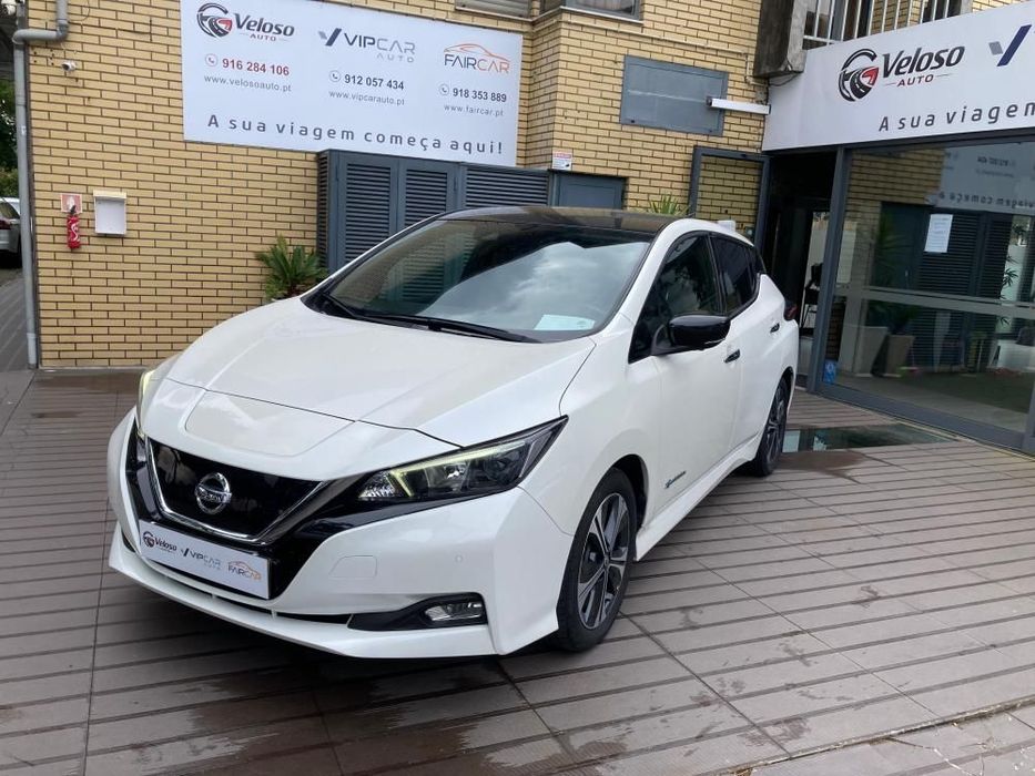 Nissan Leaf N-Connecta Two Tone