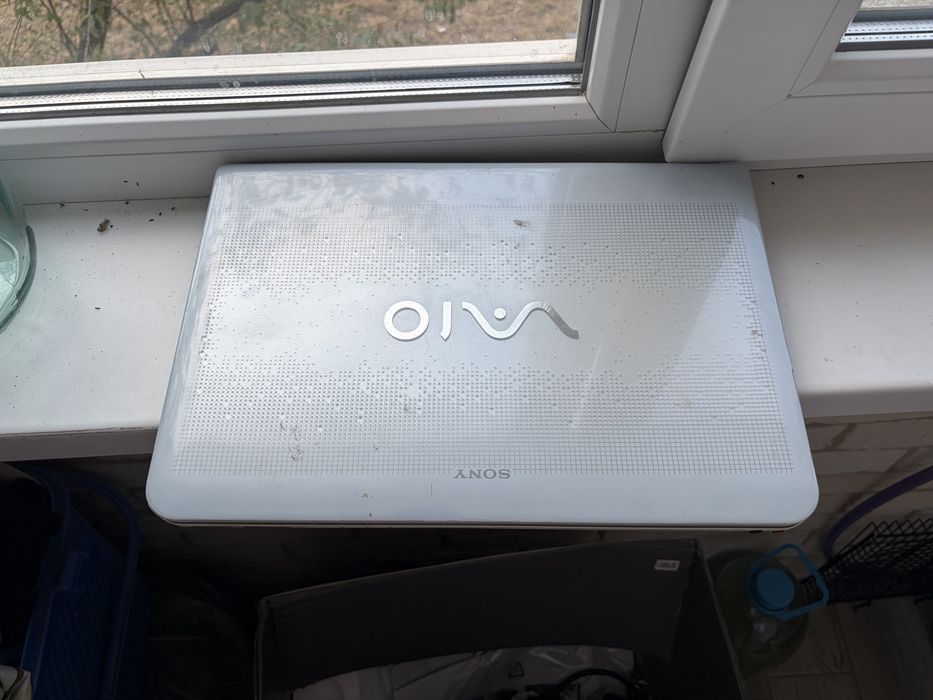 Это Sony Vaio VPCEA1S1R