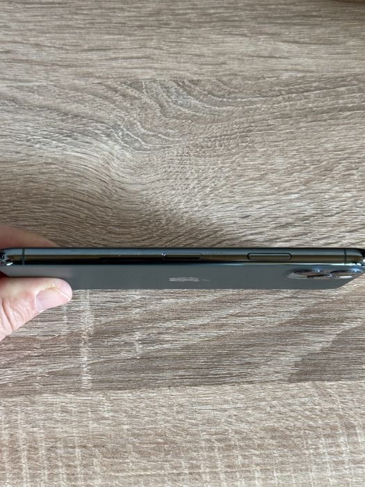 Продам iPhone 11 pro max