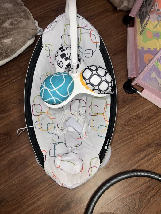 Крісло-гойдалка 4MOMS