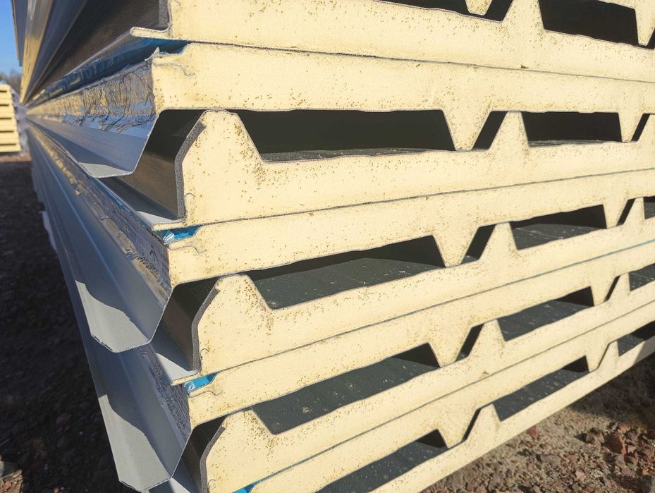 Płyty warstwowe ścienne oraz dachowe