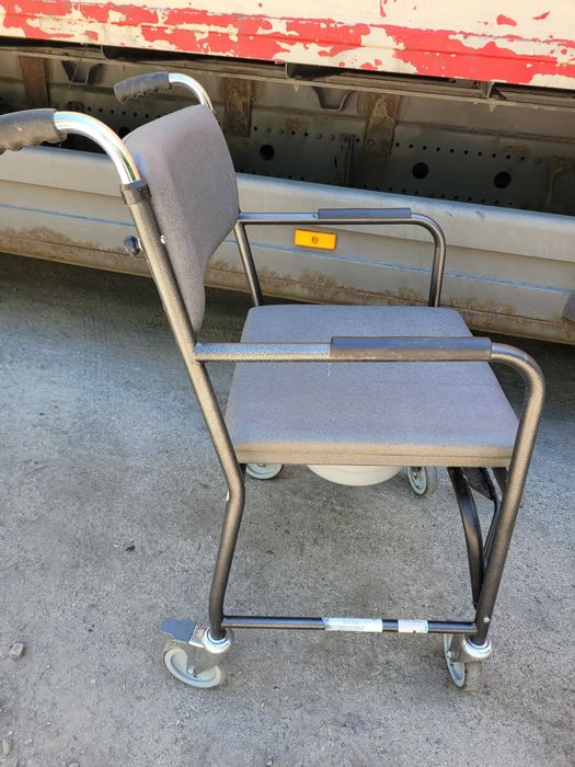 Wózek inwalidzki toaletowy XXL do 180 kg