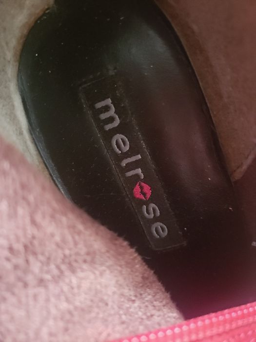 Zamszowe czerwone kozaczki