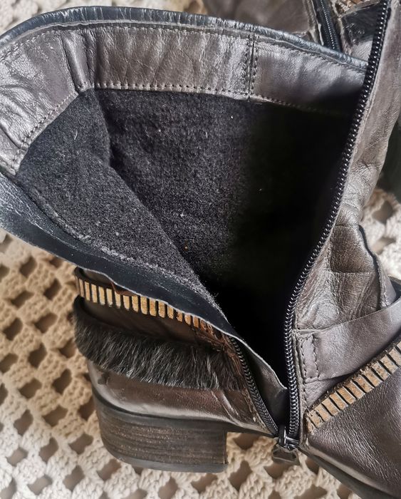 Fajnie zdobione skórzane kozaki botki Mius