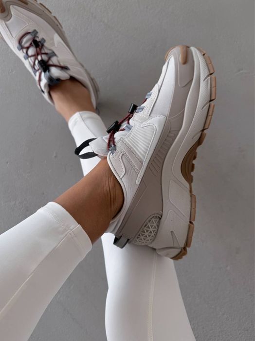 Buty Nike Zoom Vomero Roam Summit White-Light Bone