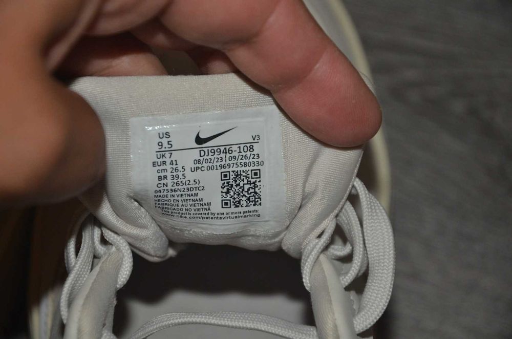 Продам кросівки шкіряні Фірма Nike Air Force 1  .