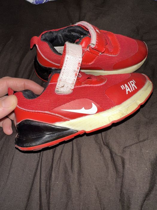 Кросівки дитячі nike.