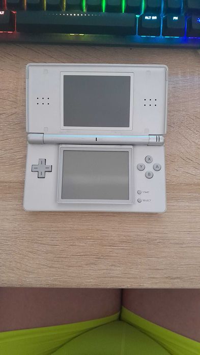 Nintendo DS Lite, +5 Jogos, Capa e Carregador