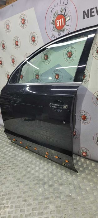 Двері передні ліві Audi Q7 2011-2015