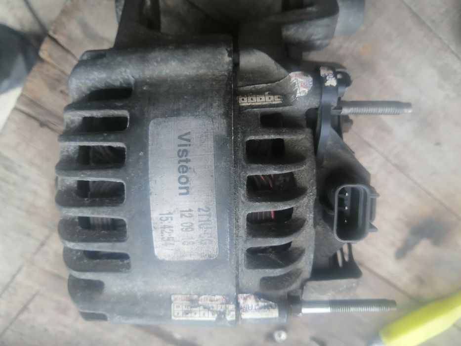 Генератор на форд конект на запчастини