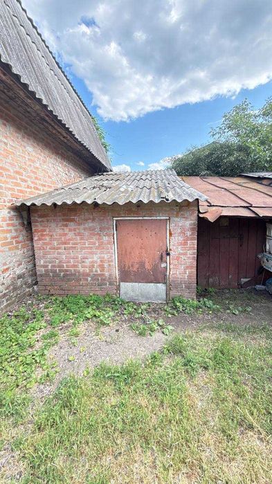 Поділ. Продаж частини будинку зайти і жити