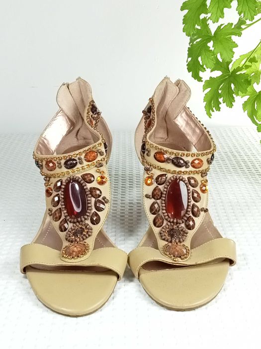 sandały beżowe BCBGeneration