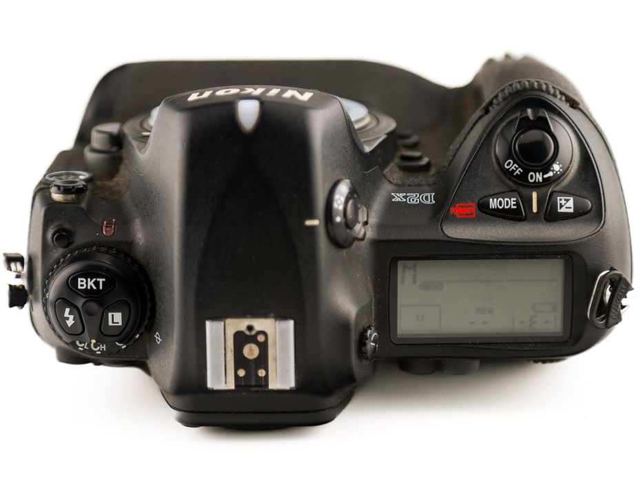 Lustrzanka Nikon D2x z ładowarką - przebieg 89790