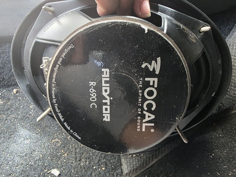 Colunas focal auditor R-690C
