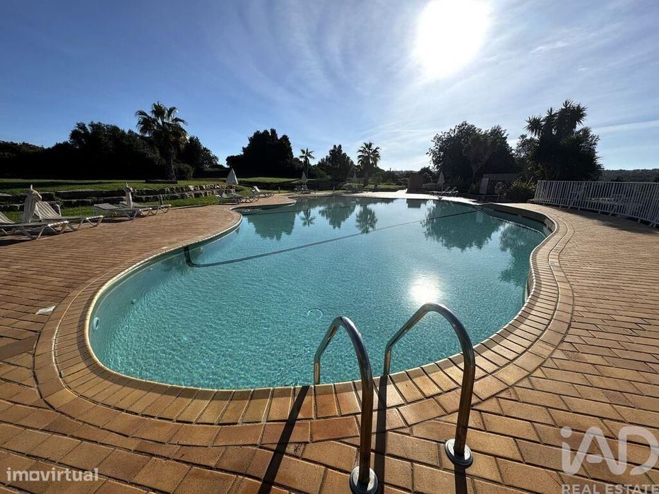 Apartamento em Estômbar e Parchal de 59,00 m2