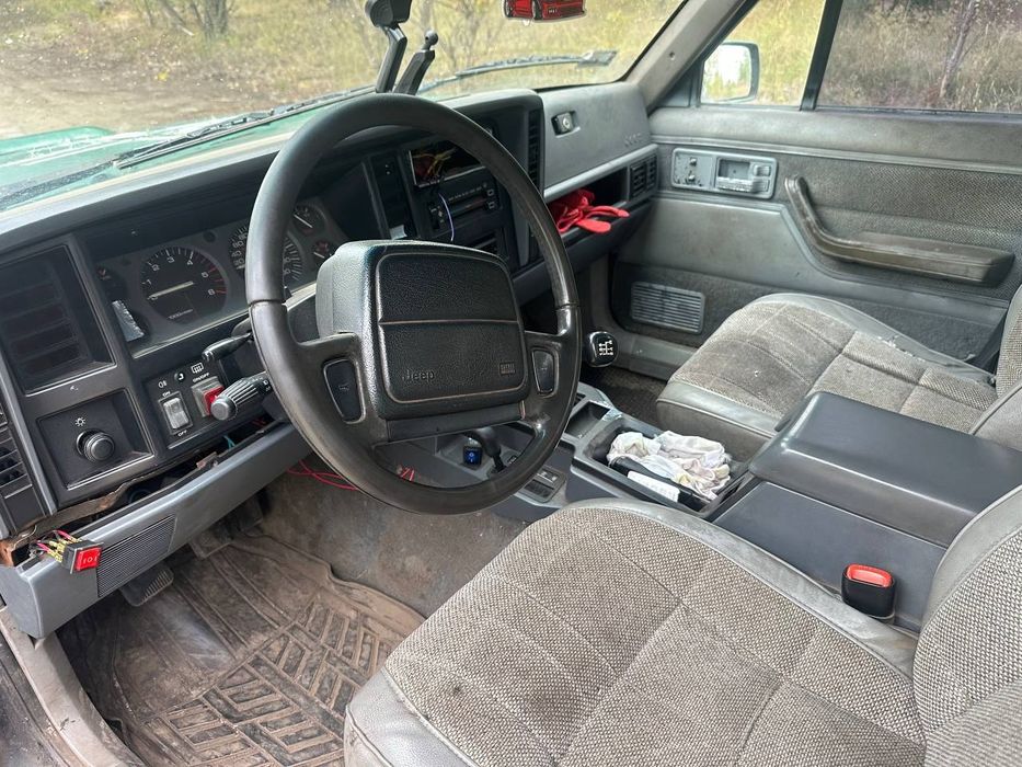 Продам Jeep Cherokee