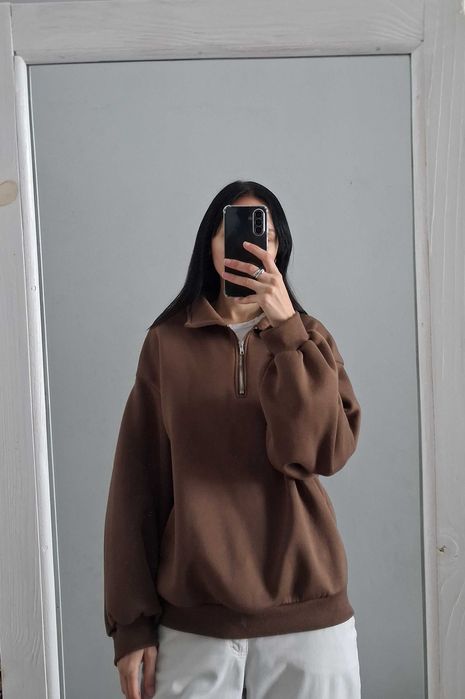 Жіночий світшот джемпер з комірцем шоколадного кольору