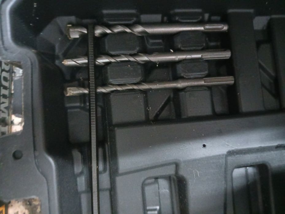 vendo martelo elétrico com torna novo,torna e parafusadora nova