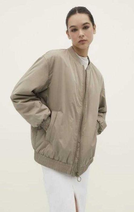 Бомбер Stradivarius