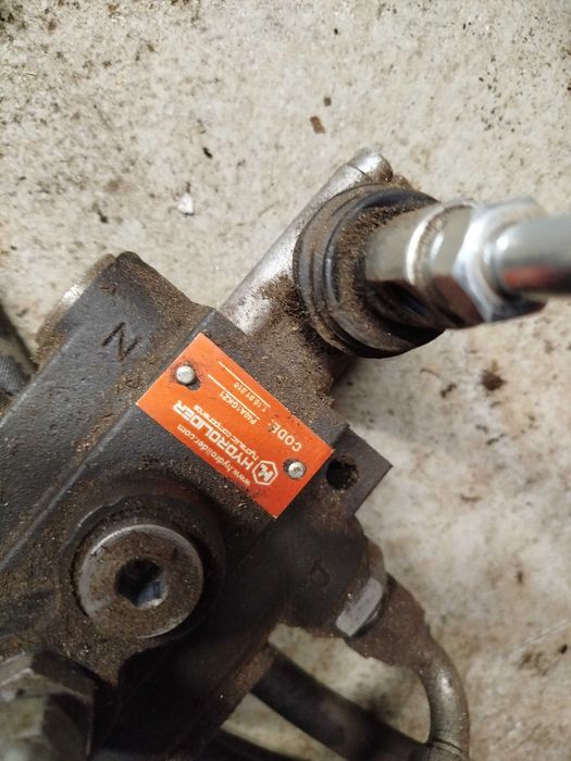 Siłownik rozdzielacz hydrauliczny