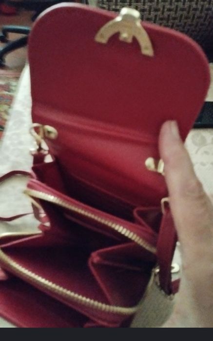 Сумка- клатч через плечо.