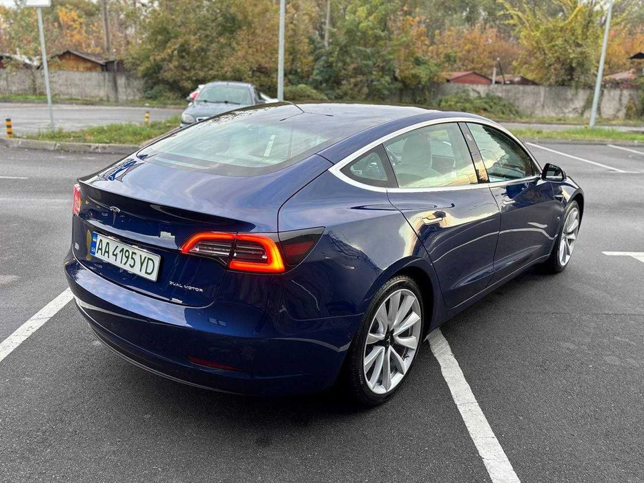 Продам Tesla Model 3 2020