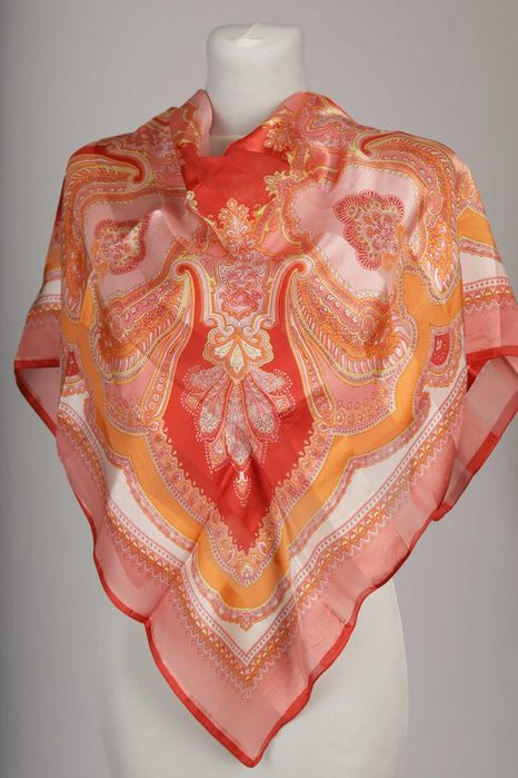 Koralowa Apaszka jedwabna paisley , ładny wzór, na wiele okazji