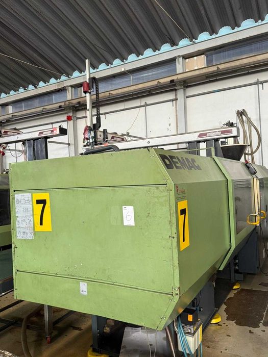 Máquina de Injeção DEMAG Ergotech 330-2300 System (1998) + Robot Wittmann + Doseadores