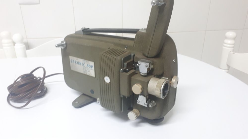 Maquina de Projectar Marca: SEKONIC 80P
