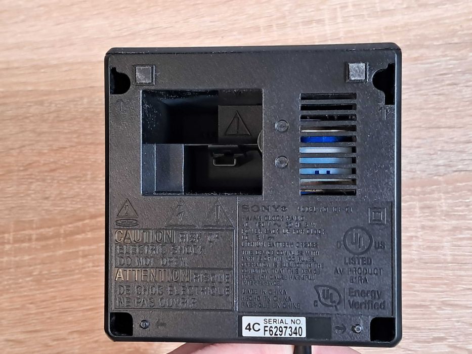 Годинник радіо будильник Sony ICFC1B